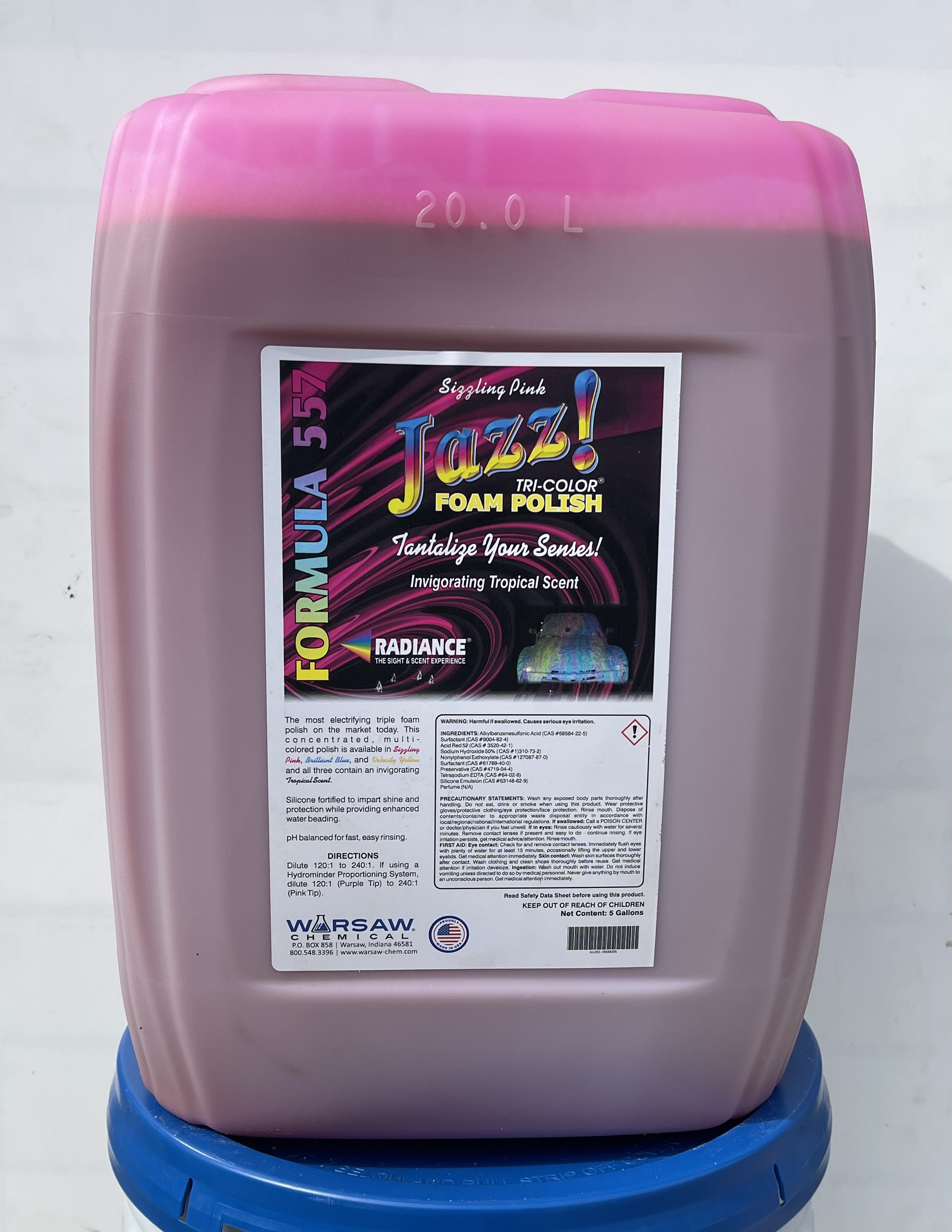 THIS CONCENTRATED MULTI-COLORED POLISH IS AVAIABLE IN YELLOW AND BLUE. SILICONE FORTIFIED TO IMPART SHINE AND PROTECTION.